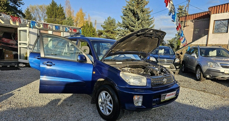 Toyota RAV4 cena 23900 przebieg: 240000, rok produkcji 2004 z Limanowa małe 631